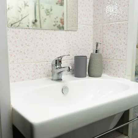 Free Parking In Elegante Loft In Via Indipendenza Apartment