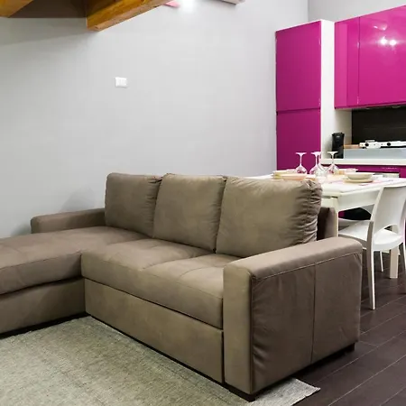 Free Parking In Elegante Loft In Via Indipendenza